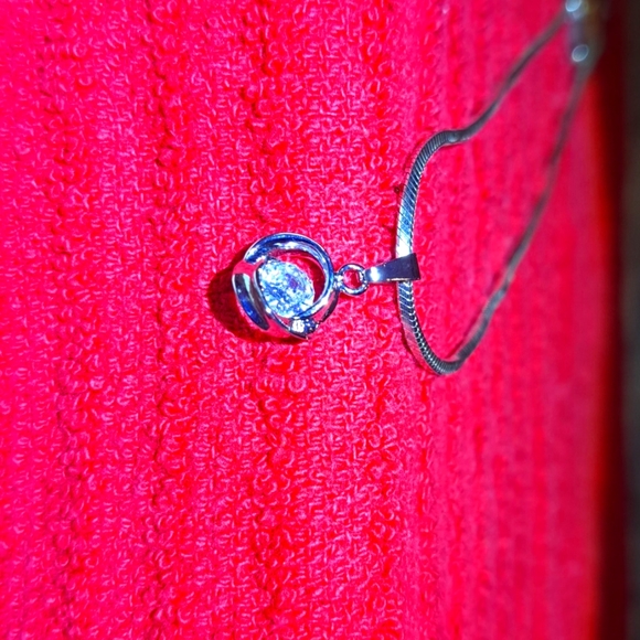 22" Swivel Diamond faux Necklace - Picture 2 of 5